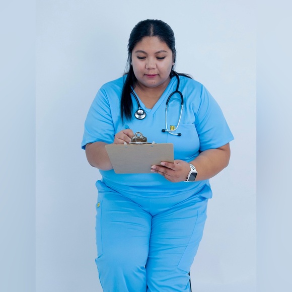 XXL Size Top and Jogger Scrub Set - Picture 11 of 12